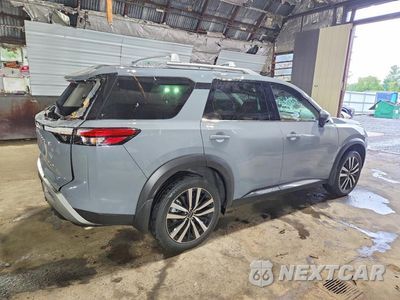 Trzecie zdjęcie samochodu z tyłu: 2024 NISSAN PATHFINDER PLATINUM VIN:5N1DR3DJ6RC311919 - miniatura