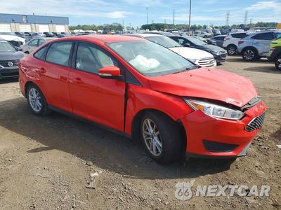 Czwarte zdjęcie samochodu z boku: 2017 FORD FOCUS SE VIN:1FADP3F23HL347104 - miniatura