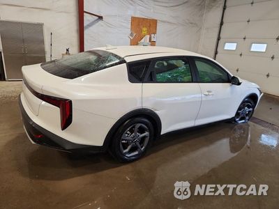 Trzecie zdjęcie samochodu z tyłu: 2026 KIA K4 LXS VIN:3KPFT4DEXTE356739 - miniatura