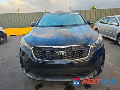 Piąte zdjęcie samochodu w środku: 2019 KIA SORENTO L VIN:5XYPG4A33KG477853 - miniatura