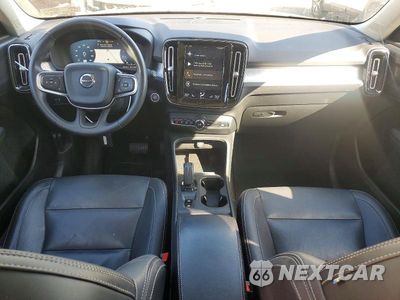 Zdjęcie 8 z 13 samochodu: 2019 VOLVO XC40 T5 MOMENTUM VIN:YV4162UK6K2155862 - miniatura