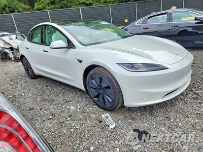 Czwarte zdjęcie samochodu z boku: 2025 TESLA MODEL 3 VIN:5YJ3E1EA3SF966823 - miniatura