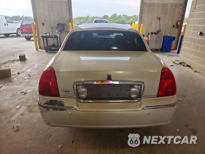 Zdjęcie 6 z 12 samochodu: 2005 LINCOLN TOWN CAR SIGNATURE VIN:1LNHM81W65Y617707 - miniatura