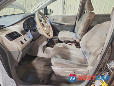 Zdjęcie 7 z 13 samochodu: 2014 TOYOTA SIENNA L 7-PASSENGER VIN:5TDZK3DCXES505118 - miniatura