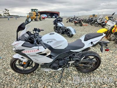 Trzecie zdjęcie samochodu z tyłu: 2023 KAWASAKI EX400 VIN:JKAEXKG11PDAK7980 - miniatura