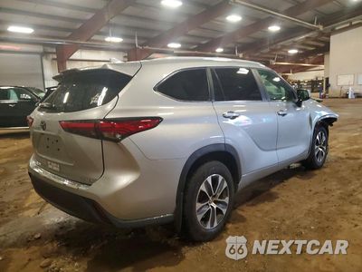 Trzecie zdjęcie samochodu z tyłu: 2023 TOYOTA HIGHLANDER XLE VIN:5TDKDRBH1PS508599 - miniatura