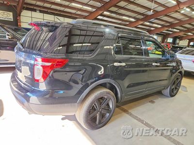 Trzecie zdjęcie samochodu z tyłu: 2014 FORD EXPLORER VIN:1FM5K8B84EGA52100 - miniatura