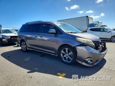 Czwarte zdjęcie samochodu z boku: 2016 TOYOTA SIENNA SE VIN:5TDXK3DCXGS738099 - miniatura