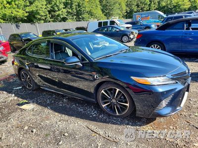 Czwarte zdjęcie samochodu z boku: 2020 TOYOTA CAMRY XSE VIN:4T1K61AK6LU918423 - miniatura