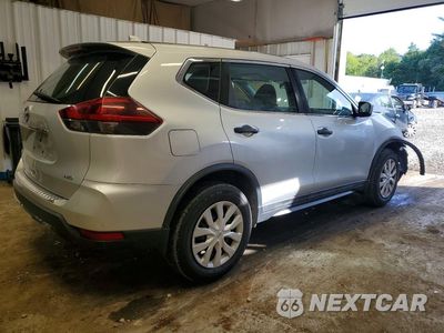 Trzecie zdjęcie samochodu z tyłu: 2018 NISSAN ROGUE S VIN:5N1AT2MV0JC831118 - miniatura