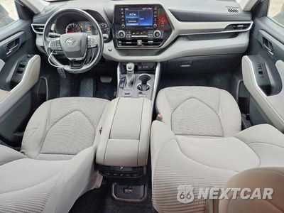 Zdjęcie 8 z 13 samochodu: 2021 TOYOTA HIGHLANDER LE VIN:5TDBZRBH2MS536277 - miniatura