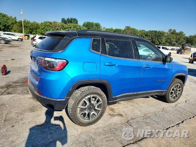 Trzecie zdjęcie samochodu z tyłu: 2025 JEEP COMPASS TRAILHAWK VIN:3C4NJDDN0ST524593 - miniatura
