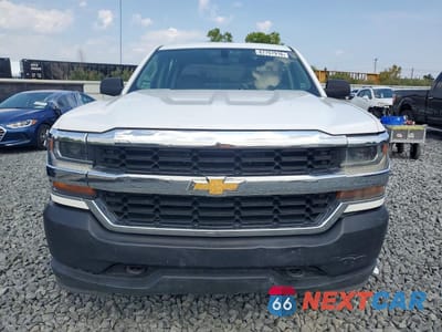 Piąte zdjęcie samochodu w środku: 2017 CHEVROLET SILVERADO K1500 VIN:1GCUKNEC2HF188296 - miniatura