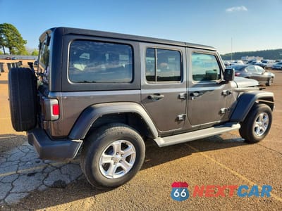 Trzecie zdjęcie samochodu z tyłu: 2022 JEEP WRANGLER VIN:1C4HJXDG6NW231649 - miniatura