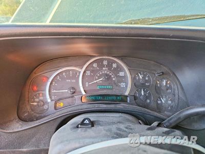 Zdjęcie 9 z 12 samochodu: 2003 CHEVROLET SILVERADO K2500 HEAVY DUTY VIN:1GCHK29U83E296651 - miniatura