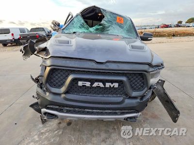Piąte zdjęcie samochodu w środku: 2019 RAM 1500 REBEL VIN:1C6SRFLT2KN688510 - miniatura