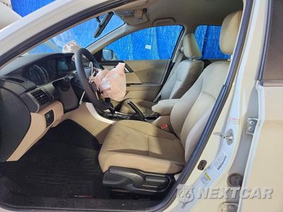 Zdjęcie 7 z 12 samochodu: 2015 HONDA ACCORD LX VIN:1HGCR2F30FA011567 - miniatura