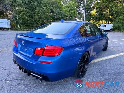 Trzecie zdjęcie samochodu z tyłu: 2013 BMW M5 VIN:WBSFV9C50DD096758 - miniatura