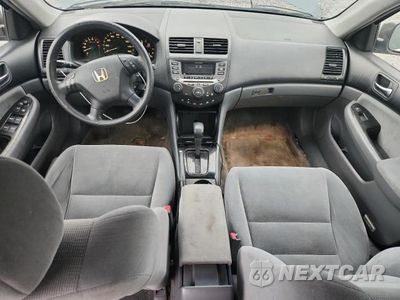 Zdjęcie 8 z 12 samochodu: 2006 HONDA ACCORD SE VIN:1HGCM56346A058391 - miniatura
