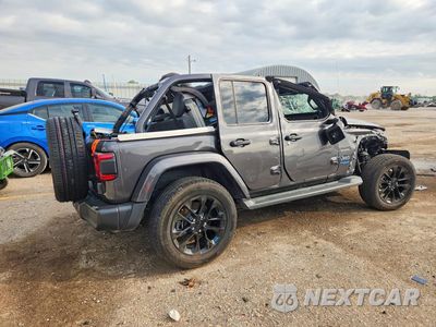 Trzecie zdjęcie samochodu z tyłu: 2022 JEEP WRANGLER UNLIMITED SAHARA 4XE VIN:1C4JJXP66NW256426 - miniatura