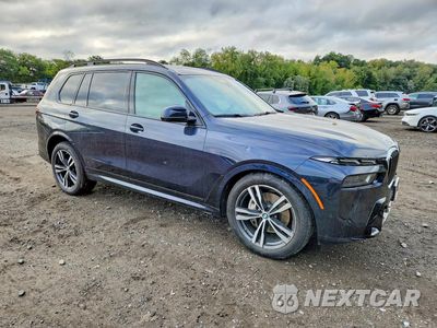 Czwarte zdjęcie samochodu z boku: 2024 BMW X7 XDRIVE40I VIN:5UX23EM03R9U66181 - miniatura