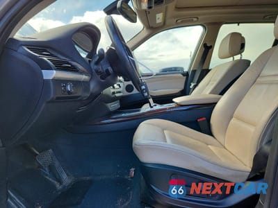 Zdjęcie 7 z 13 samochodu: 2011 BMW X5 XDRIVE35I VIN:5UXZV4C52BL743556 - miniatura