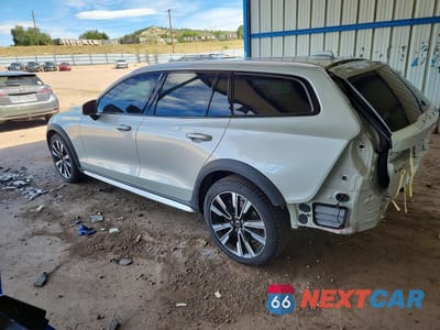 Drugie zdjęcie samochodu z przodu: 2020 VOLVO V60 CROSS COUNTRY T5 MOMENTUM VIN:YV4102WK7L1030195 - miniatura