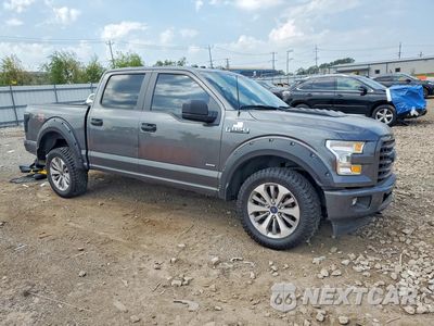 Czwarte zdjęcie samochodu z boku: 2017 FORD F150 SUPERCREW VIN:1FTEW1EP3HFC31841 - miniatura