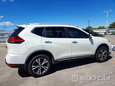 Trzecie zdjęcie samochodu z tyłu: 2017 NISSAN ROGUE SL VIN:5N1AT2MV0HC770833 - miniatura