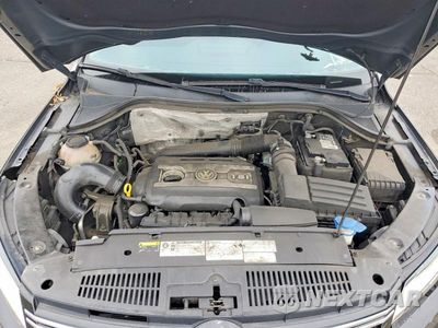 Zdjęcie 12 z 13 samochodu: 2018 VOLKSWAGEN TIGUAN LIMITED VIN:WVGBV7AX3JK003359 - miniatura