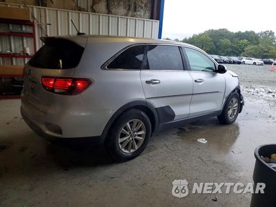 Trzecie zdjęcie samochodu z tyłu: 2019 KIA SORENTO LX VIN:5XYPG4A33KG506154 - miniatura
