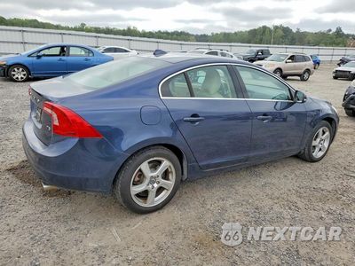 Trzecie zdjęcie samochodu z tyłu: 2013 VOLVO S60 T5 VIN:YV1612FSXD1227976 - miniatura