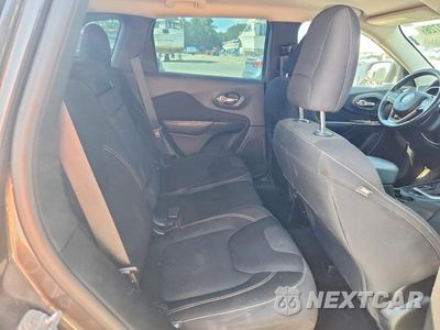 Zdjęcie 11 z 13 samochodu: 2015 JEEP CHEROKEE LATITUDE VIN:1C4PJMCSXFW521877 - miniatura