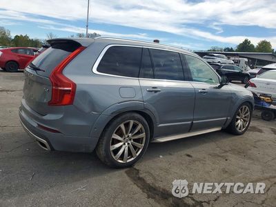 Trzecie zdjęcie samochodu z tyłu: 2016 VOLVO XC90 T6 VIN:YV4A22PL4G1001101 - miniatura