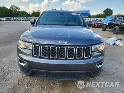 Piąte zdjęcie samochodu w środku: 2018 JEEP GRAND CHEROKEE LAREDO VIN:1C4RJEAG7JC430685 - miniatura