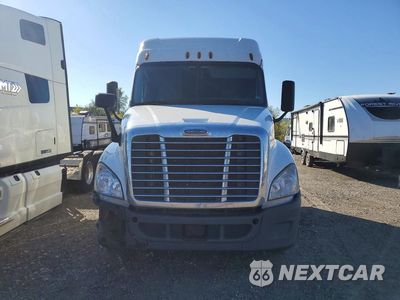 Piąte zdjęcie samochodu w środku: 2019 FREIGHTLINER CASCADIA 125 SEMI TRUCK VIN:3AKJGLDR8KDKE5315 - miniatura