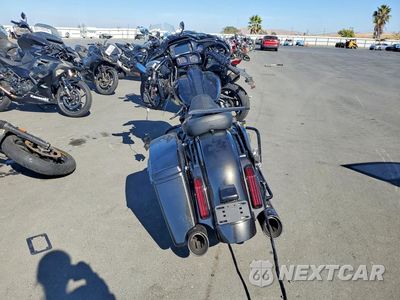 Czwarte zdjęcie samochodu z boku: 2018 HARLEY-DAVIDSON FLTRXSE CVO ROAD GLIDE VIN:1HD1TCL35JB954539 - miniatura
