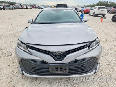 Piąte zdjęcie samochodu w środku: 2019 TOYOTA CAMRY LE VIN:4T1B11HK1KU176080 - miniatura