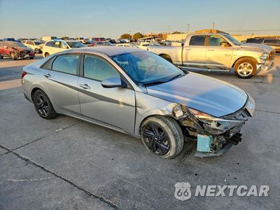 Czwarte zdjęcie samochodu z boku: 2023 HYUNDAI ELANTRA SEL VIN:5NPLM4AG8PH103989 - miniatura