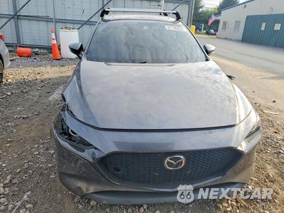 Piąte zdjęcie samochodu w środku: 2023 MAZDA 3 PREMIUM VIN:JM1BPAMM1P1614177 - miniatura