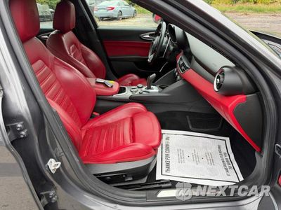 Piąte zdjęcie samochodu w środku: 2020 ALFA ROMEO GIULIA TI VIN:ZARFANBN5L7639022 - miniatura
