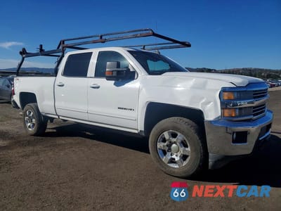 Czwarte zdjęcie samochodu z boku: 2015 CHEVROLET SILVERADO K2500 HEAVY DUTY LT VIN:1GC1KVEG7FF651598 - miniatura