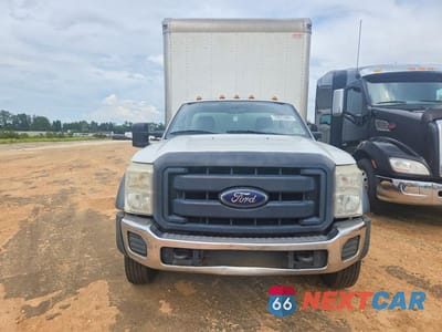 Piąte zdjęcie samochodu w środku: 2015 FORD F550 SUPER DUTY BOX TRUCK VIN:1FDUF5GT1FEA32069 - miniatura