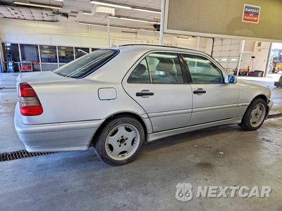 Trzecie zdjęcie samochodu z tyłu: 1999 MERCEDES-BENZ C-CLASS VIN:WDBHA24G8YA847825 - miniatura