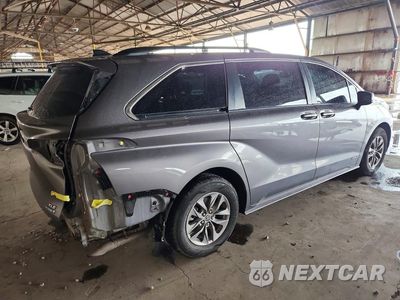 Trzecie zdjęcie samochodu z tyłu: 2021 TOYOTA SIENNA XLE VIN:5TDYRKEC4MS062575 - miniatura
