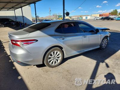 Trzecie zdjęcie samochodu z tyłu: 2018 TOYOTA CAMRY LE VIN:4T1B11HK5JU055891 - miniatura