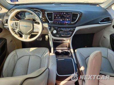 Zdjęcie 8 z 13 samochodu: 2021 CHRYSLER PACIFICA HYBRID LIMITED VIN:2C4RC1S71MR572608 - miniatura