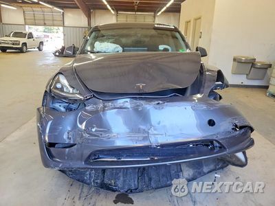 Piąte zdjęcie samochodu w środku: 2023 TESLA MODEL Y VIN:7SAYGDEE6PF978267 - miniatura