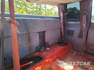 Zdjęcie 10 z 13 samochodu: 2000 TOYOTA TACOMA XTRACAB PRERUNNER VIN:4TASM92N9YZ607057 - miniatura