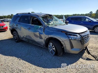 Czwarte zdjęcie samochodu z boku: 2026 NISSAN PATHFINDER SL VIN:5N1DR3CS8TC226601 - miniatura